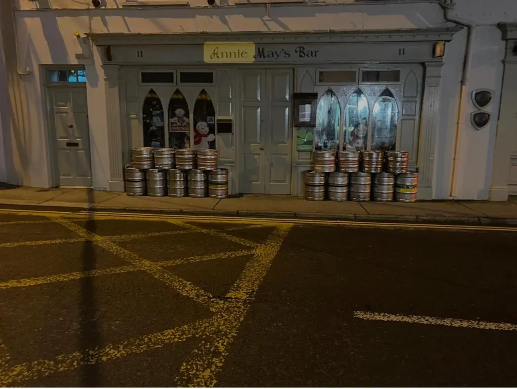 Annie May's Bar