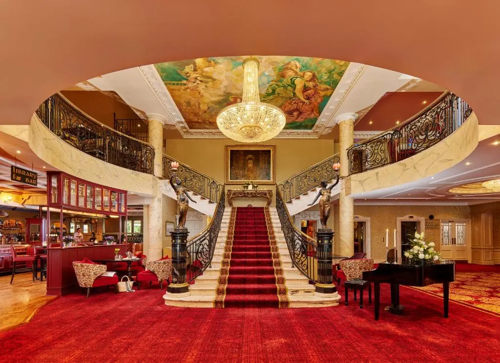 Bridge House Hotel