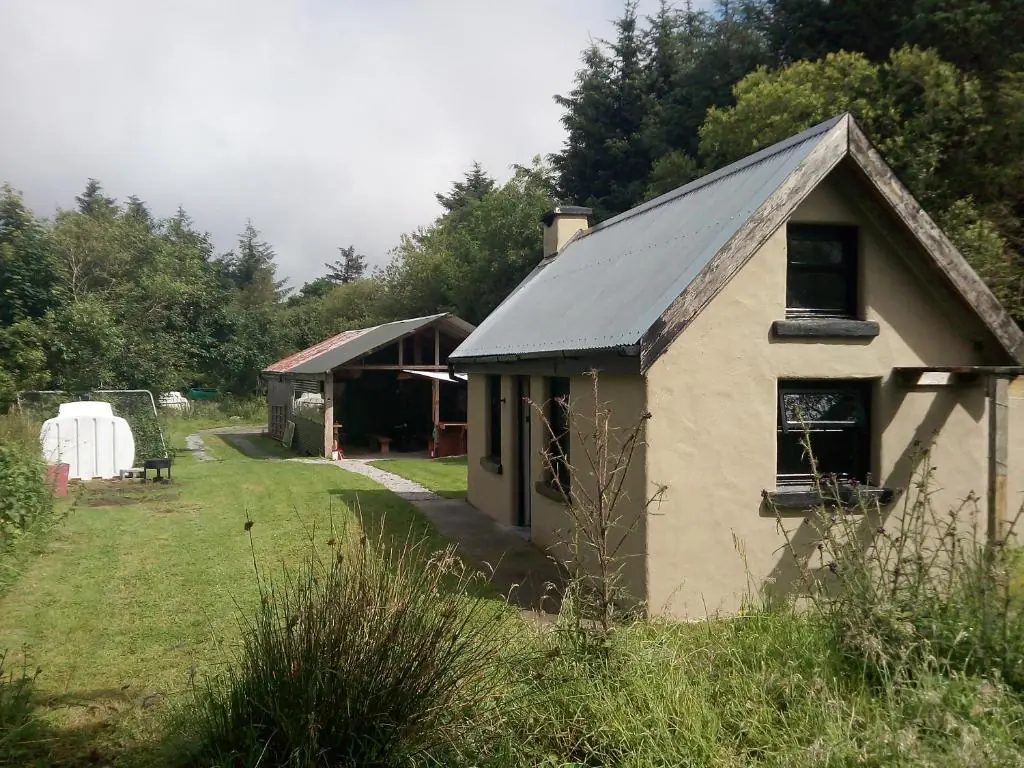 Castaway Cabin