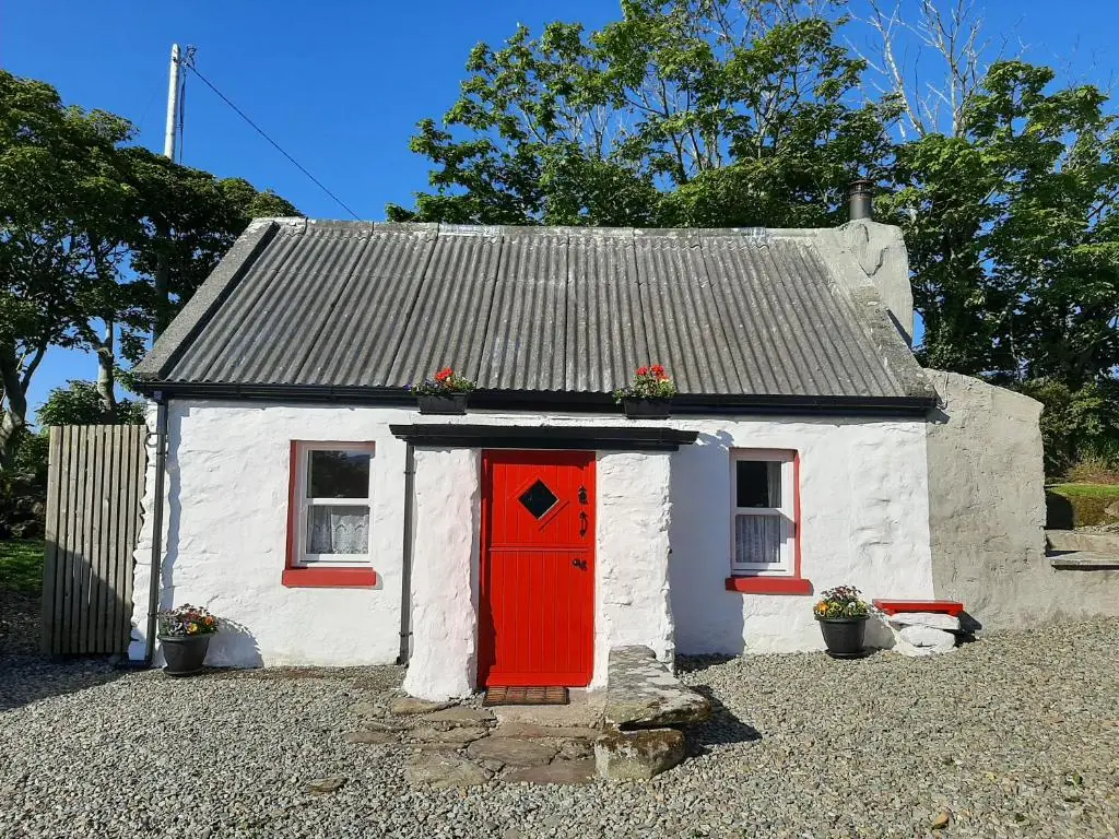 Cherry Tree Cottage - Cosy 19th Century Cottage