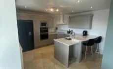 Fabulous and Sunny 2 bed Apartment, in City Centre
