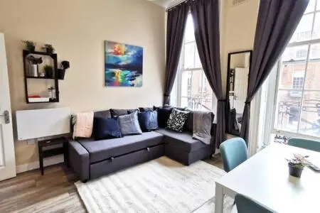 Great Central Location 1BED APT Off OConnell ST