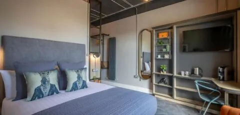 Hotel67
