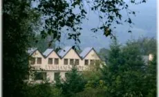 Lynhams Hotel
