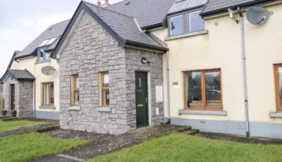 Sea Breeze Holiday Home