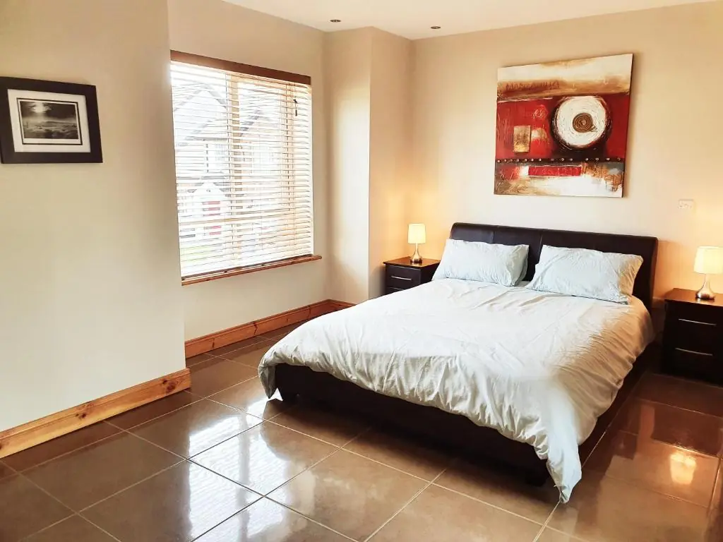 Seaview Apt in Buncrana with balcony
