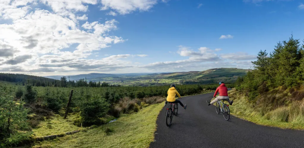 Das digitale Fenster zur Grünen Insel: Wie soziale Netzwerke das Reisen in Irland neu definieren