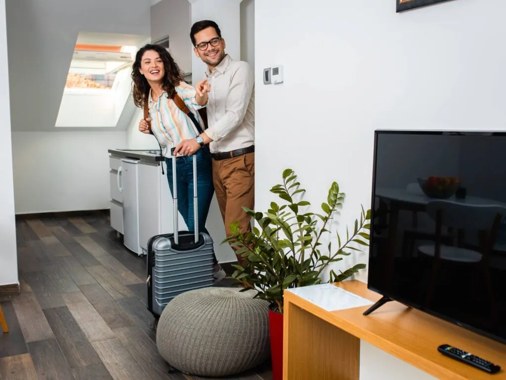 couple hotel envato