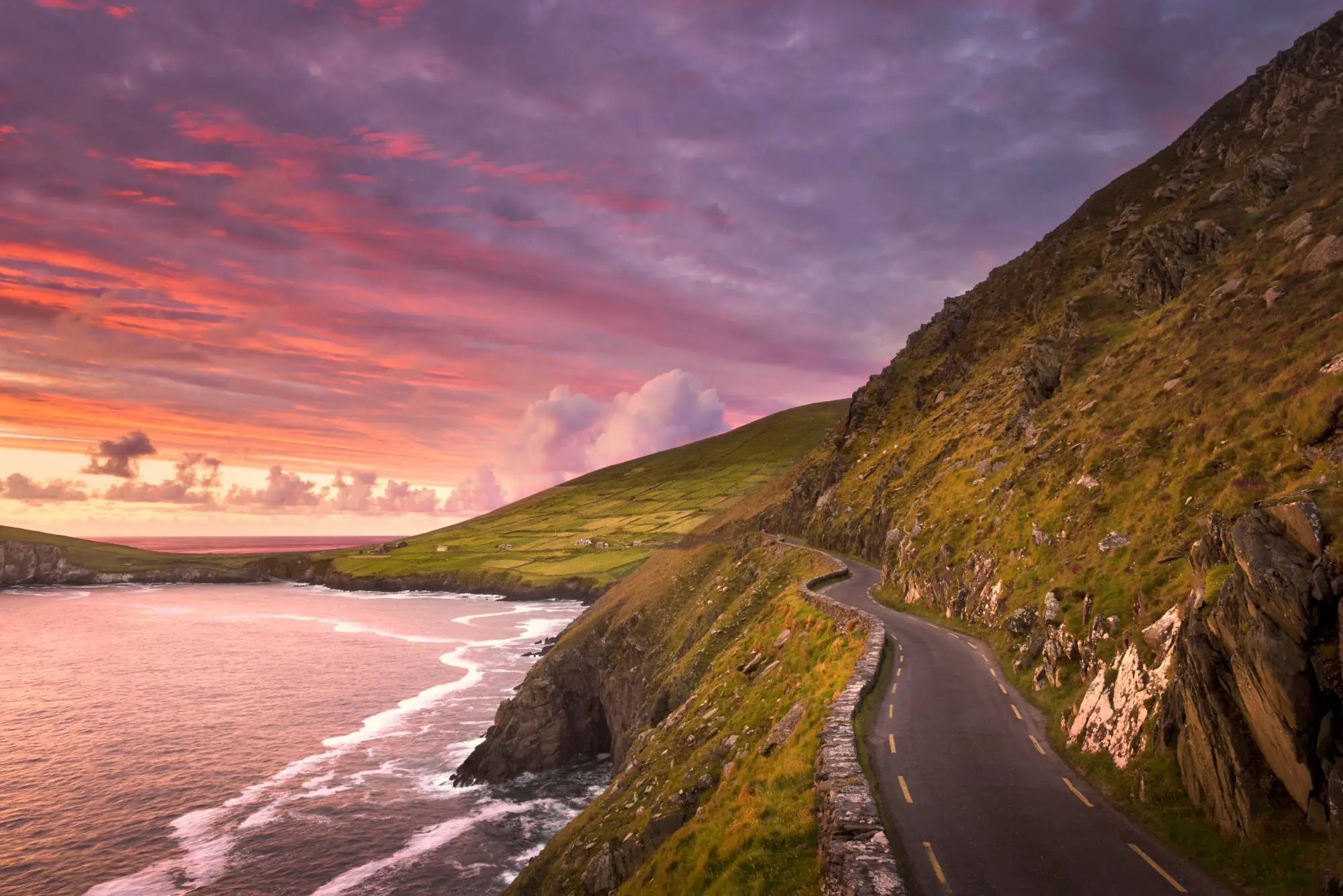 Sillonnez l'Irlande en voiture électrique - Slea Head Drive - Image-Source - Envato