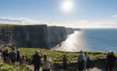 Les Falaises de Moher sous le soleil caniculaire - Go to Ireland.com