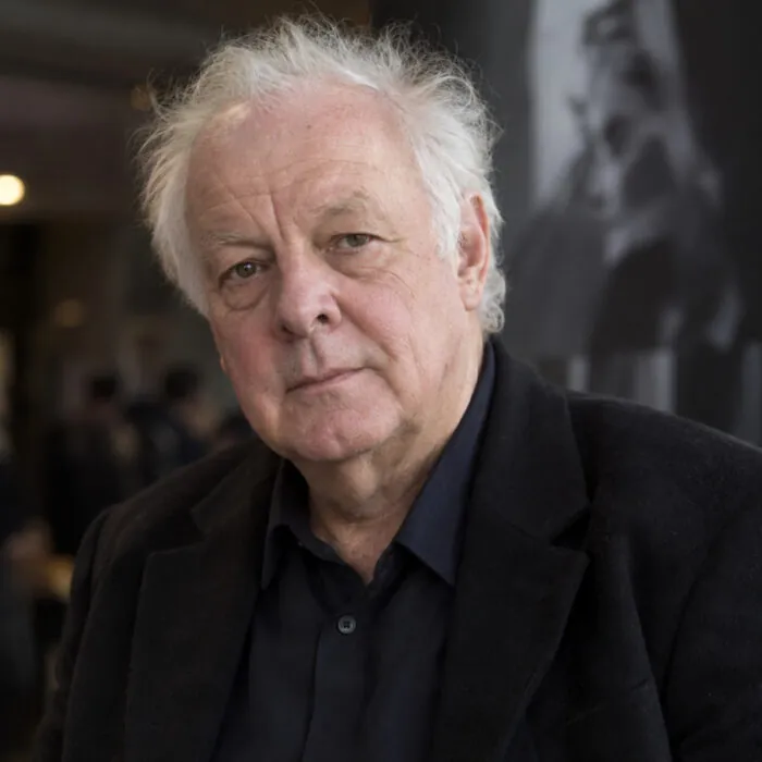 Portrait réaliste de Jim Sheridan, réalisateur et scénariste irlandais