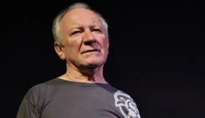 Dónal Lunny au Craiceann Bodhrán Festival, sur Inis Oírr, le 29 juin 2016.