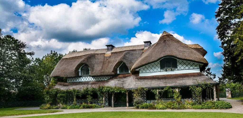 swiss cottage cahir